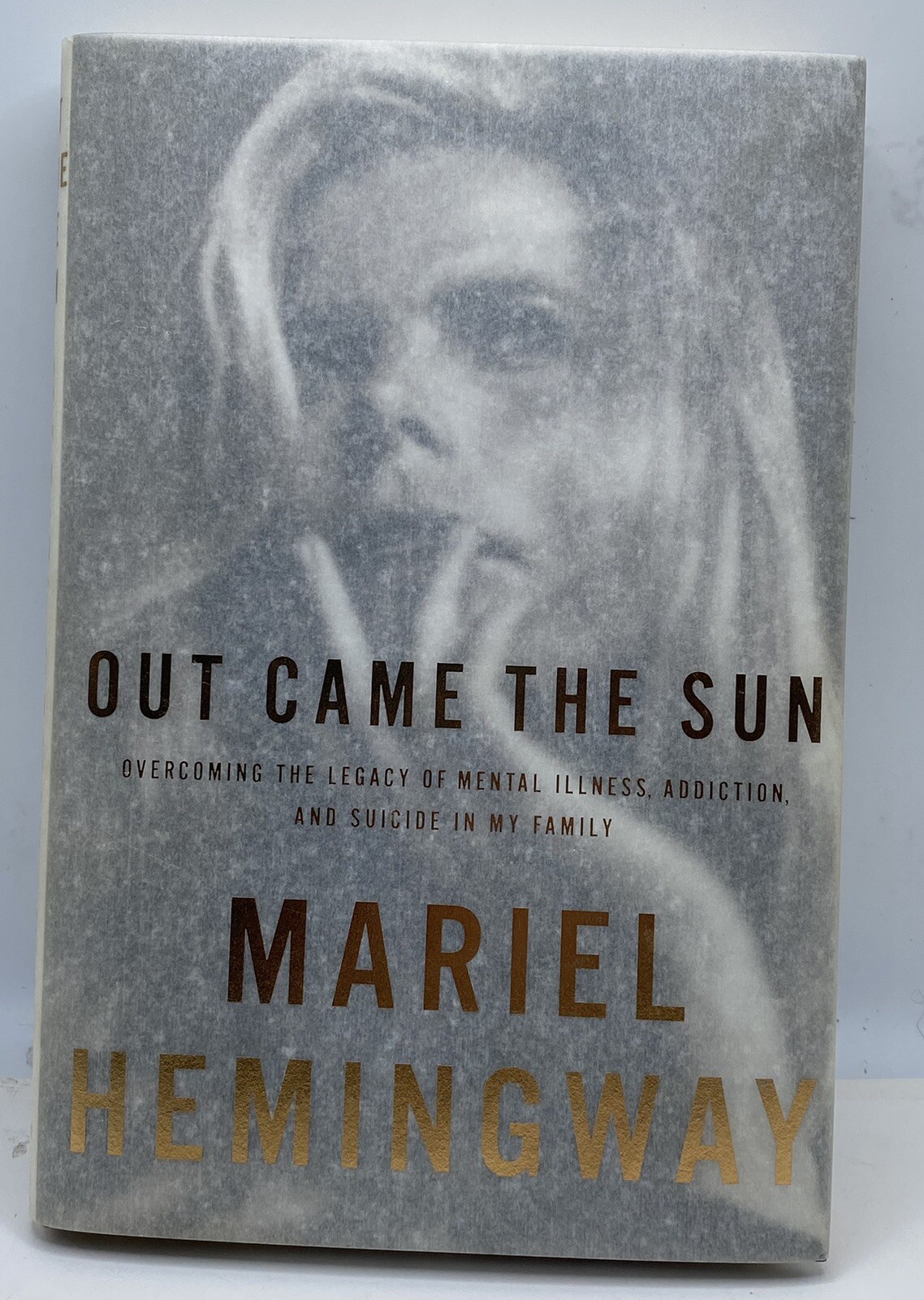 Mariel HemIngway~OUT CAME THE SUN~SIGNED DJ HB NICE COPY 918