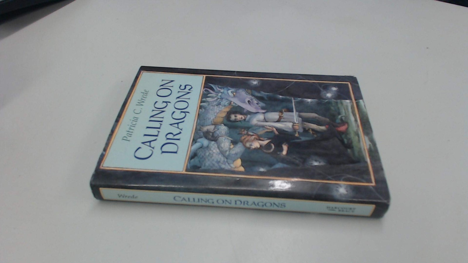 Calling on Dragons (Enchanted Forest Chronicles)
