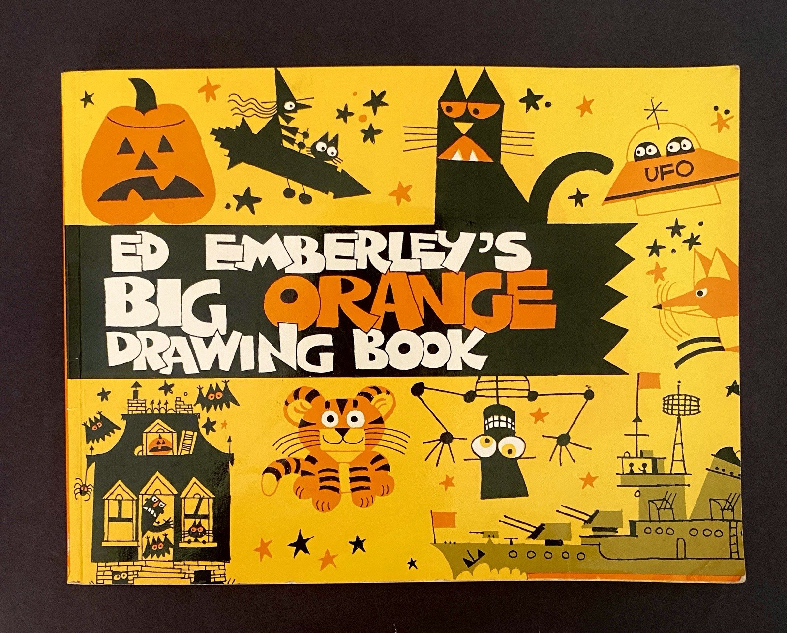 Ed Emberley’s Big Orange Drawing Book – Paperback By Emberley, Edward R – NOS
