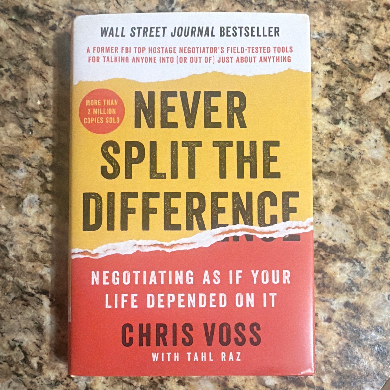HarperCollins Never Split the Difference Chris Voss & Tahl Raz HC 2016 1st Ed DJ