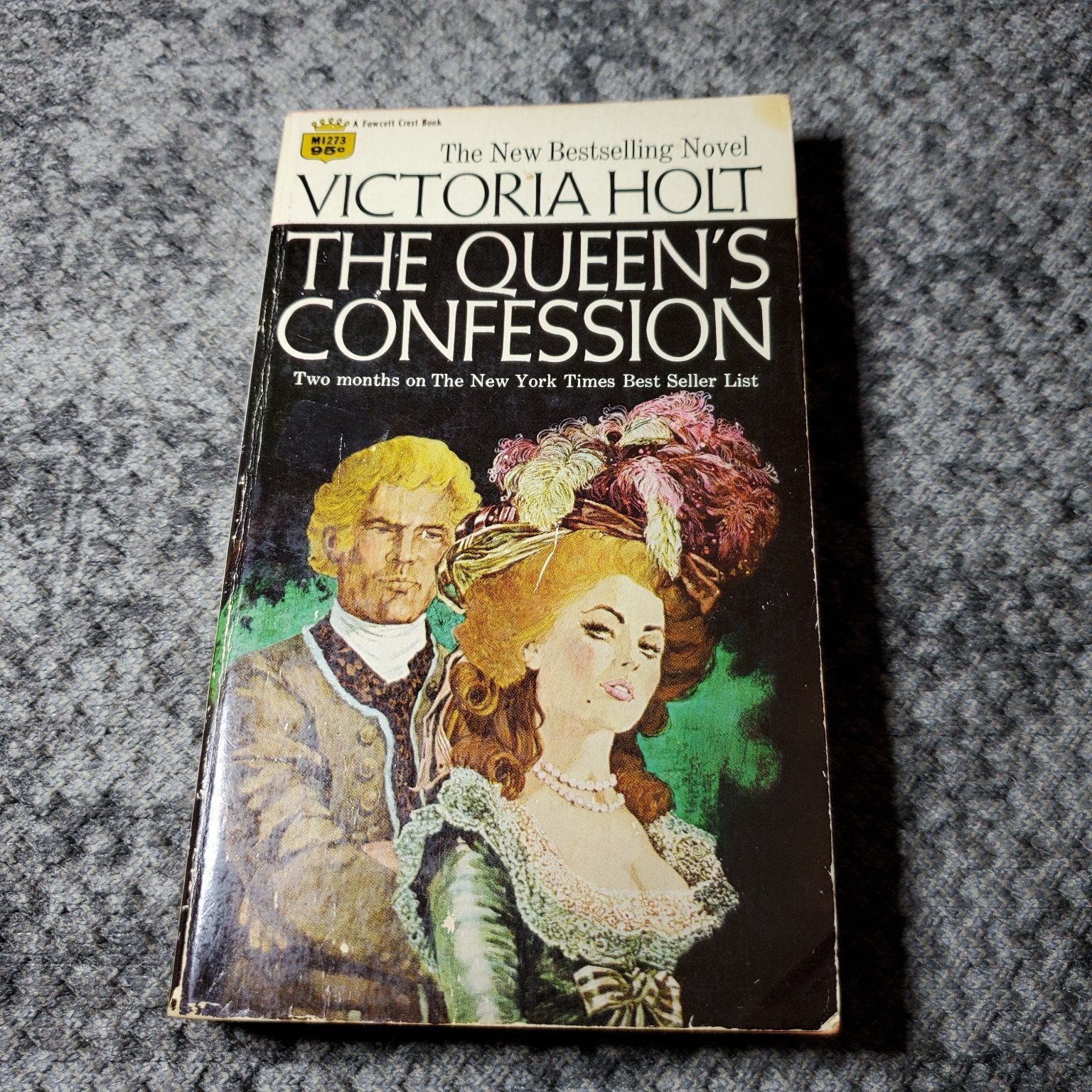 The Queen’s Confession Victoria Holt 1969 Fawcett Crest Paperback NYT Bestseller