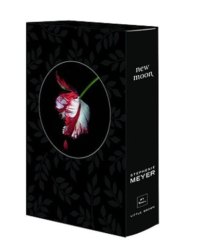 New Moon by Stephenie Meyer: Used