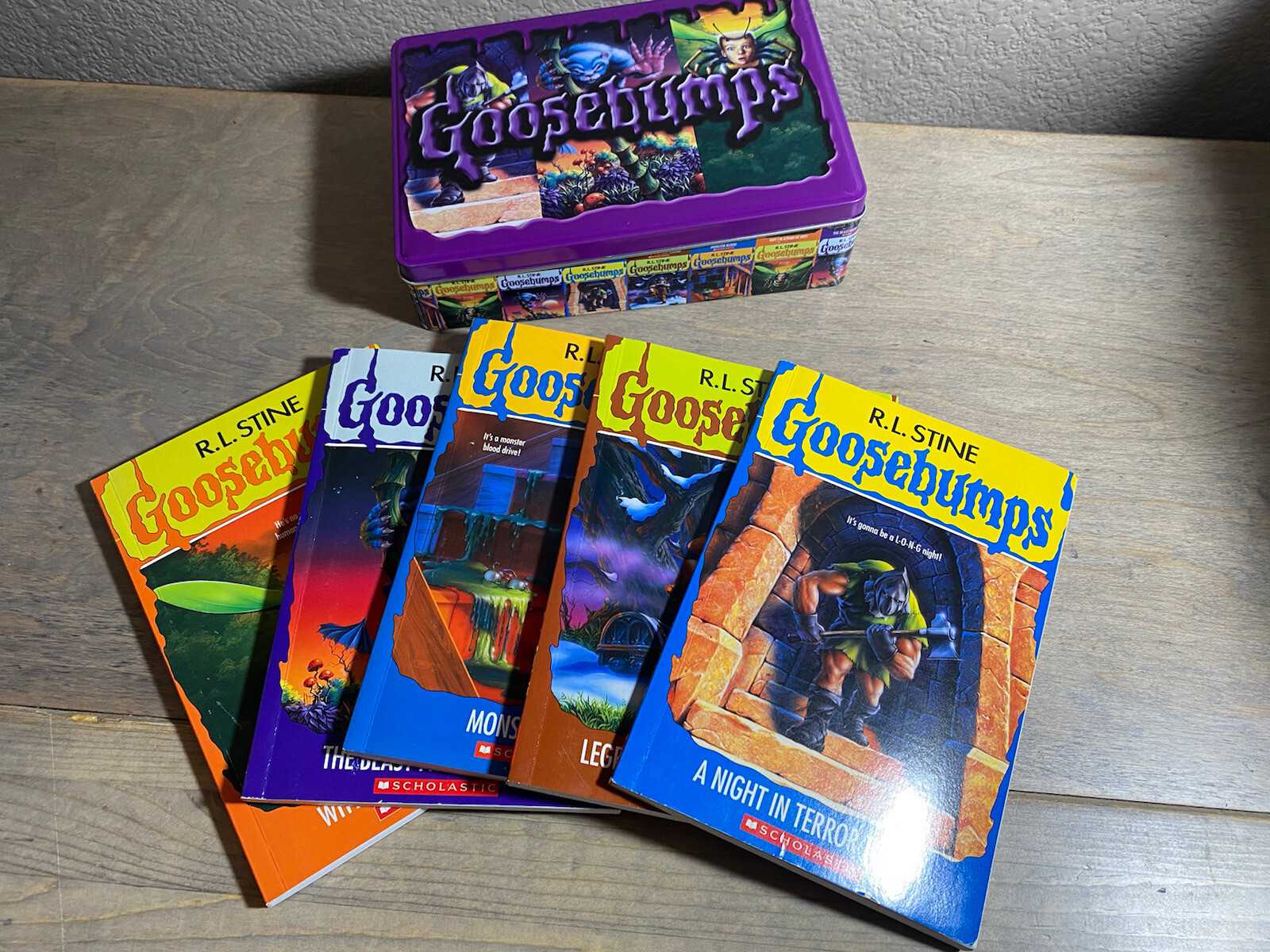 GOOSEBUMPS Retro Scream Tin Box 25th Anniversary Collector 5 Books Good Cond.
