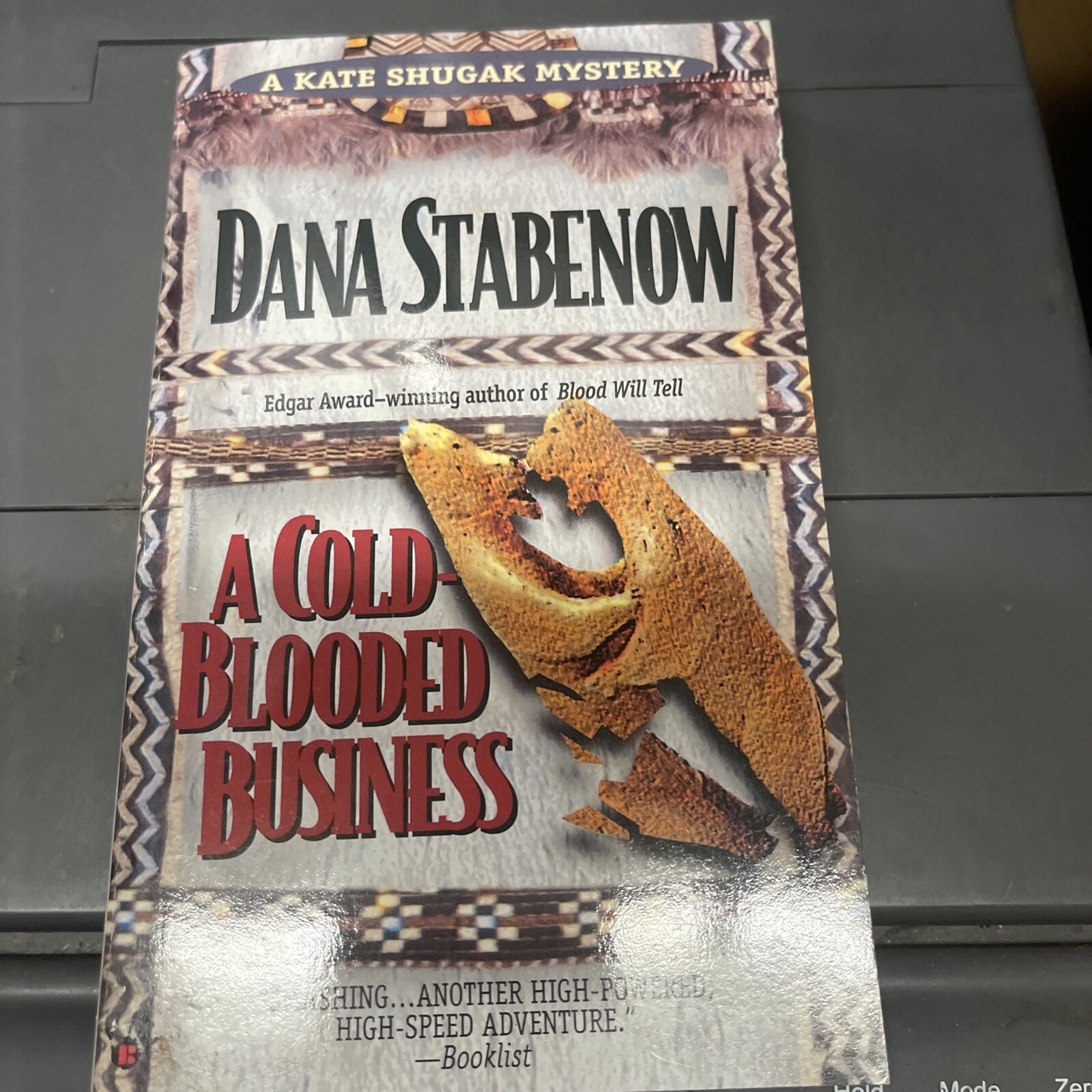 Kate Shugak Mystery Ser.: A Cold-Blooded Business by Dana Stabenow (1995,…