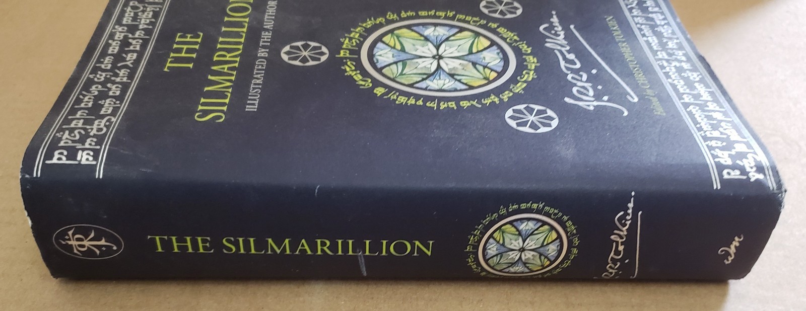 Silmarillion Illustrated by the Author : Illustrated by J. R. R. Tolkien, 2022