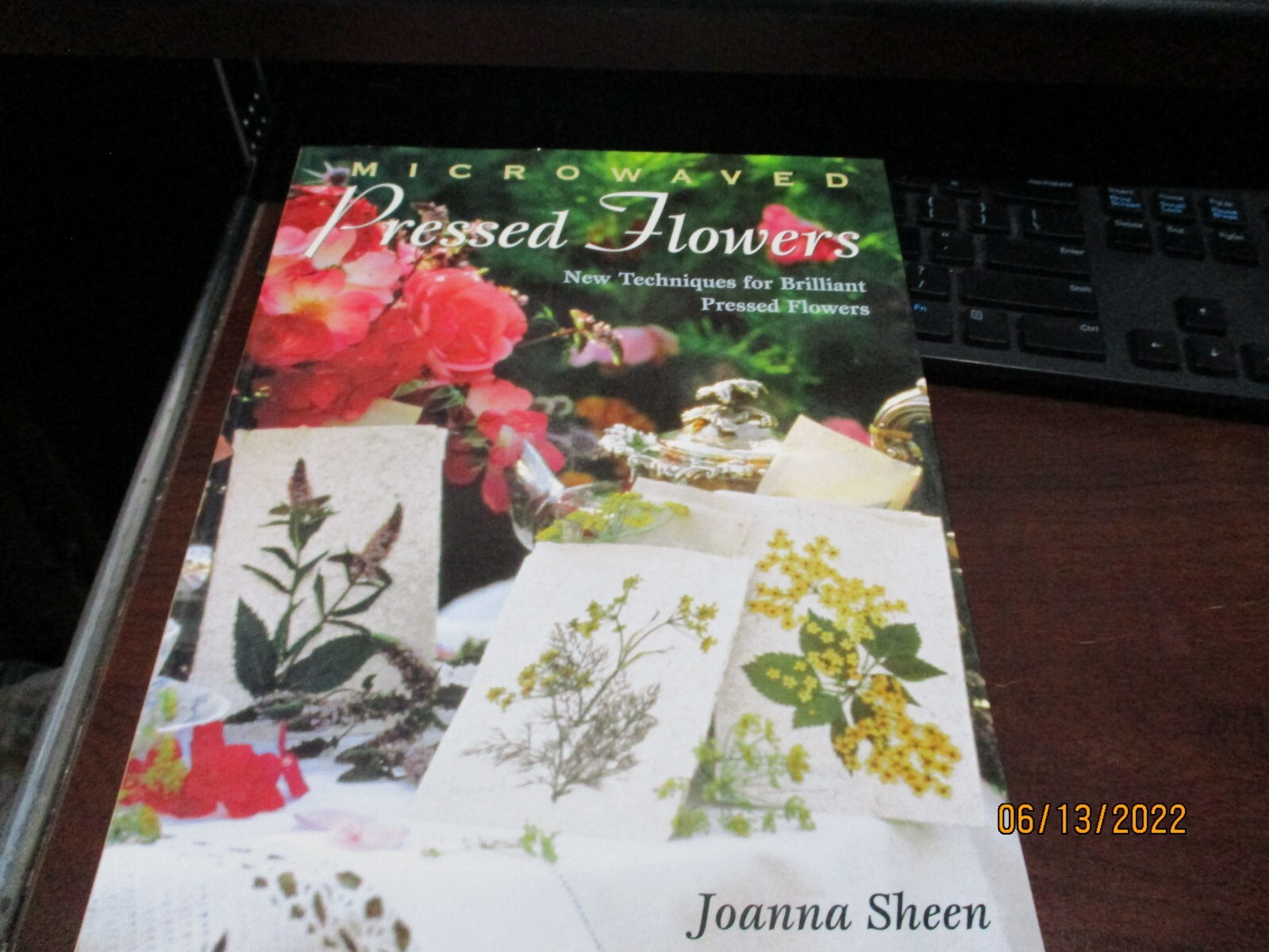 Microwaved Pressed Flowers Joanna Sheen stiff boards paperback like new appears