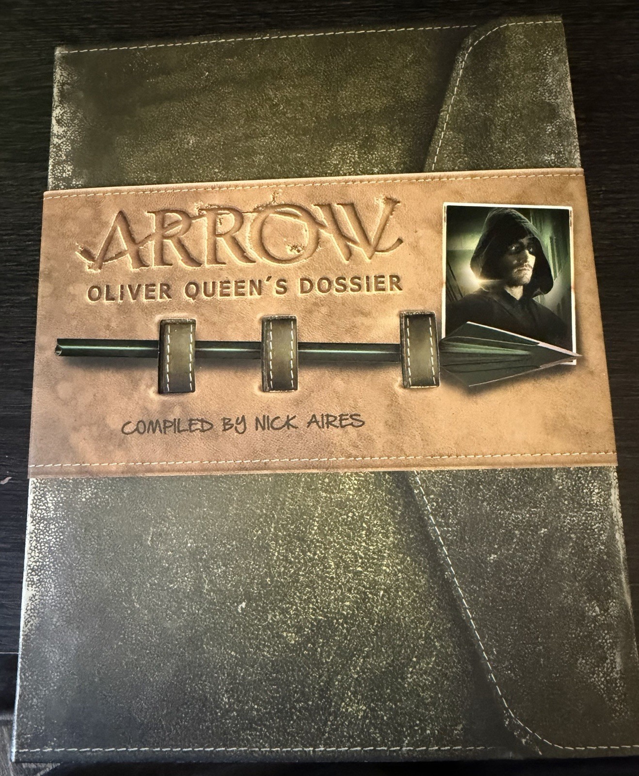 Arrow Oliver Queens Dossier Book Titan DC TV Series Prop Guide By Nick Aires