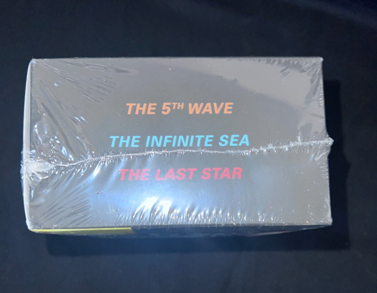 BRAND NEW! The 5th Wave Collection – Books 1-3 By Rick Yancey Paperback Box Set
