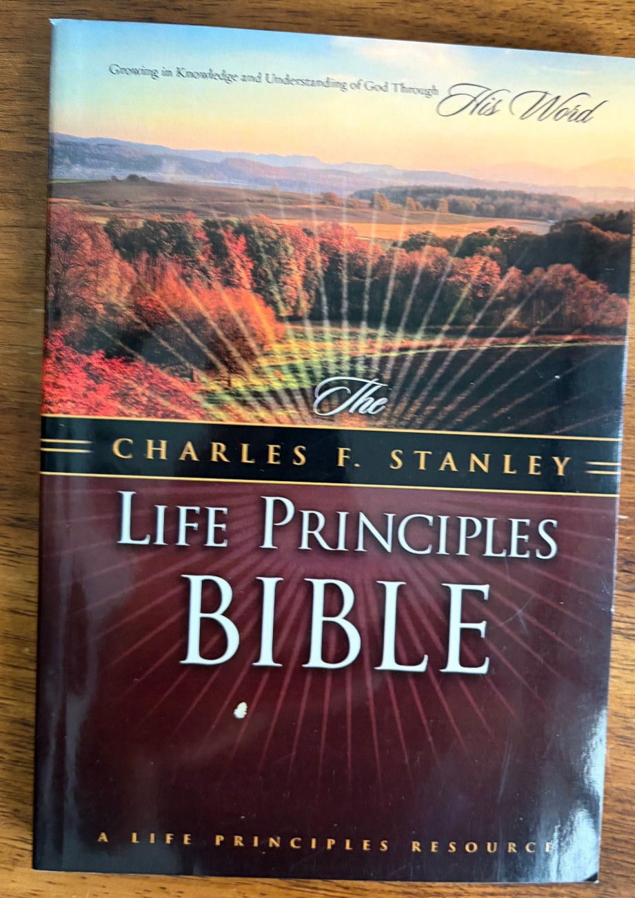 Charles F. Stanley Life Principles Daily Bible- Paperback 2011 by Thomas Nel