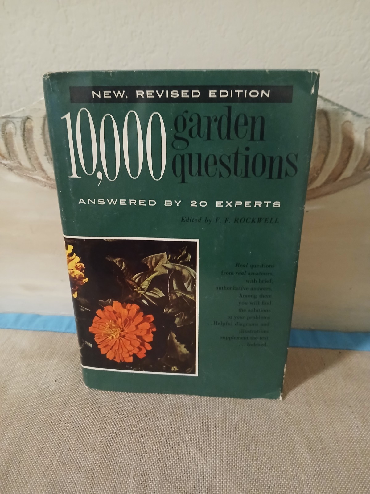 10000 Garden Questions Answered By 20 Experts Volume 2 (1959) Vintage Hardcover