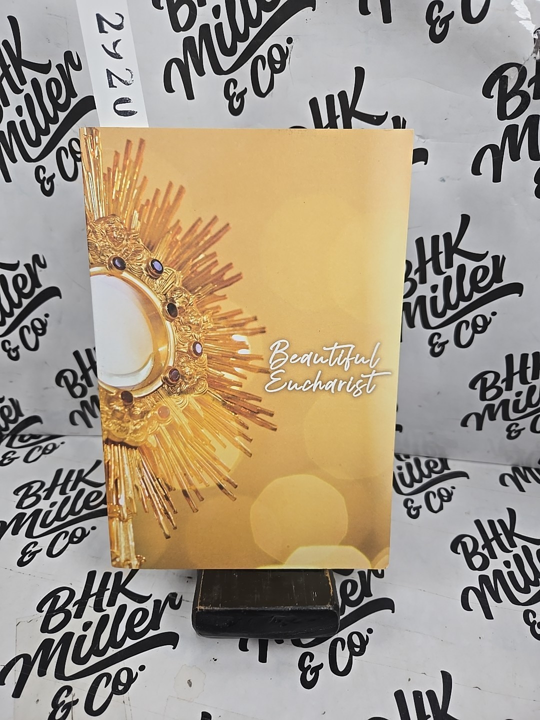 Beautiful Eucharist (Paperback) various authors