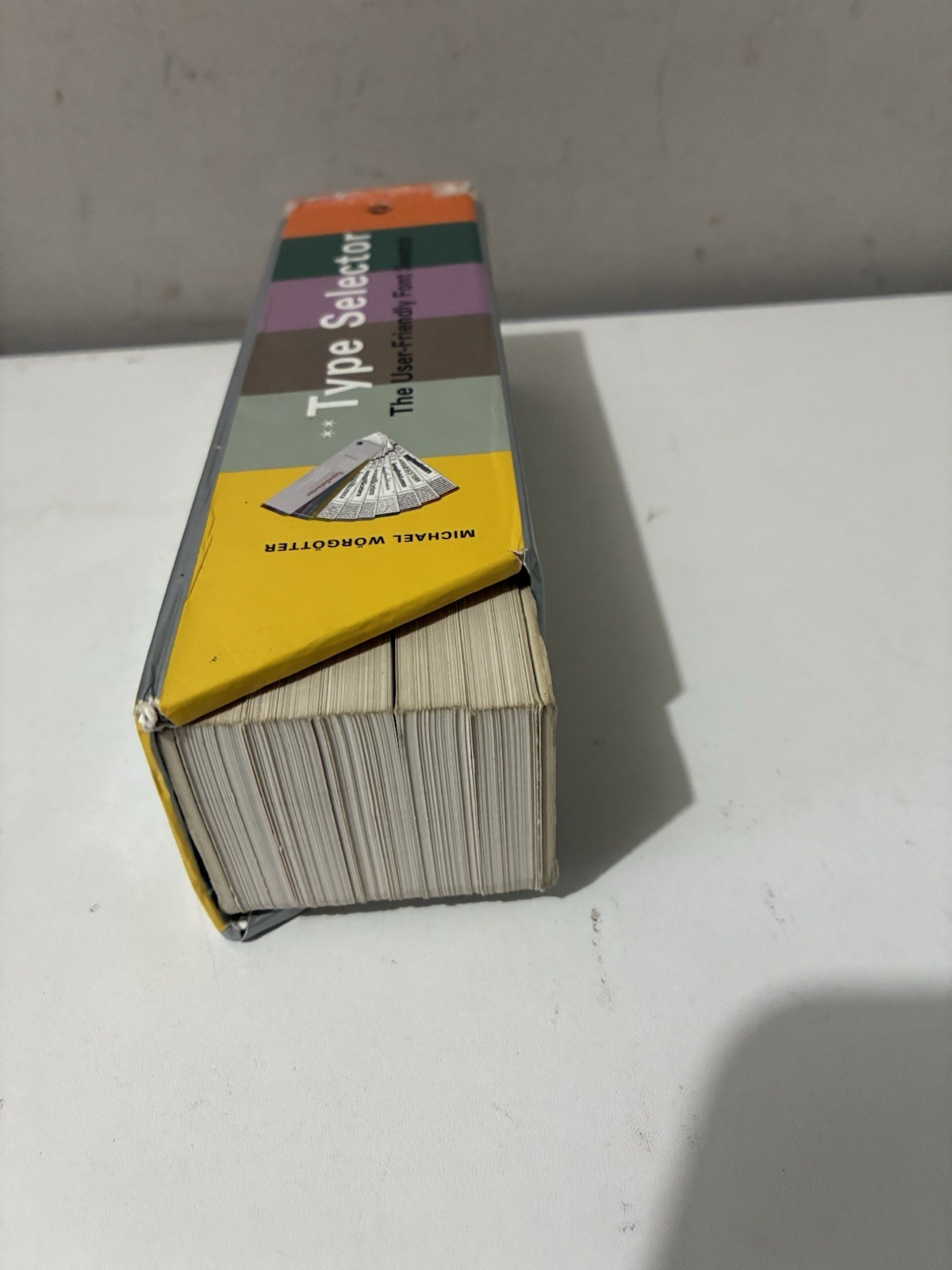Type Selector Font Swatch Book by Michael Wörgötter Thames & Hudson