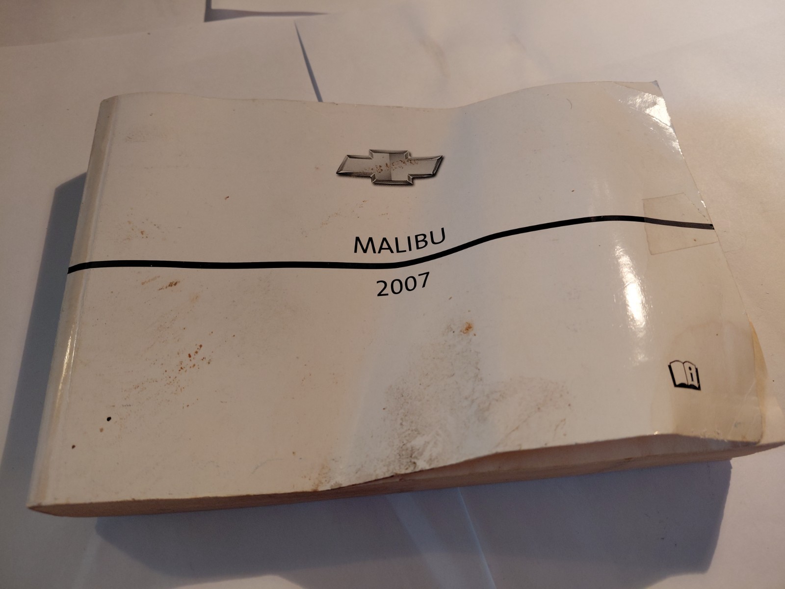 Driver’s manual for 2007 Chevrolet Malibu. Intact. 514 pp.