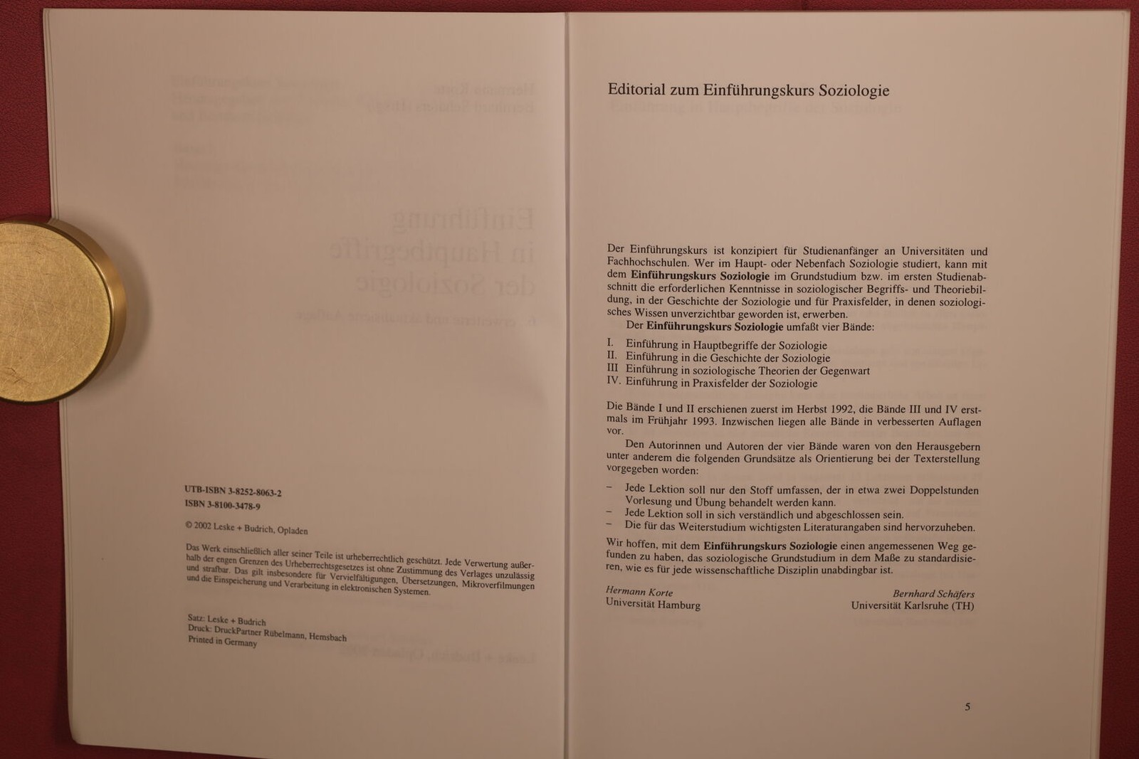 401834 EINFÜHRUNG IN HAUPTBEGRIFFE DER SOZIOLOGIE Leske + Budrich