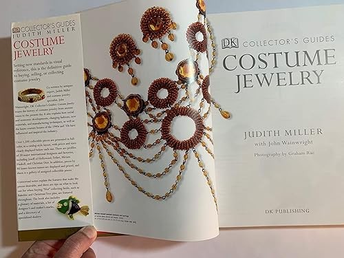 Costume Jewelry (DK Collector’s Guides)