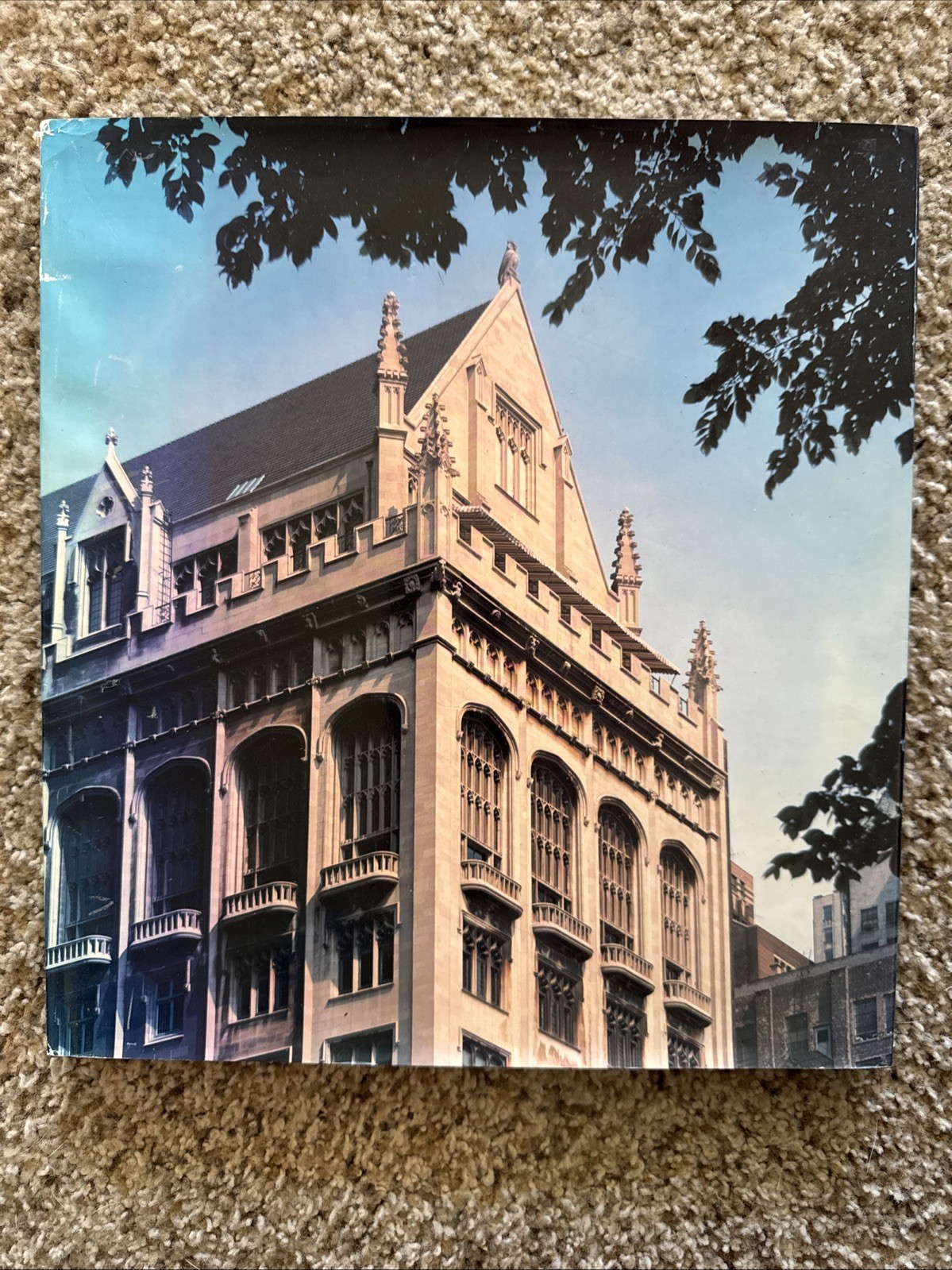 A Heritage The University of Chicago 1897 – 1987 HC DJ 1987, Large Book