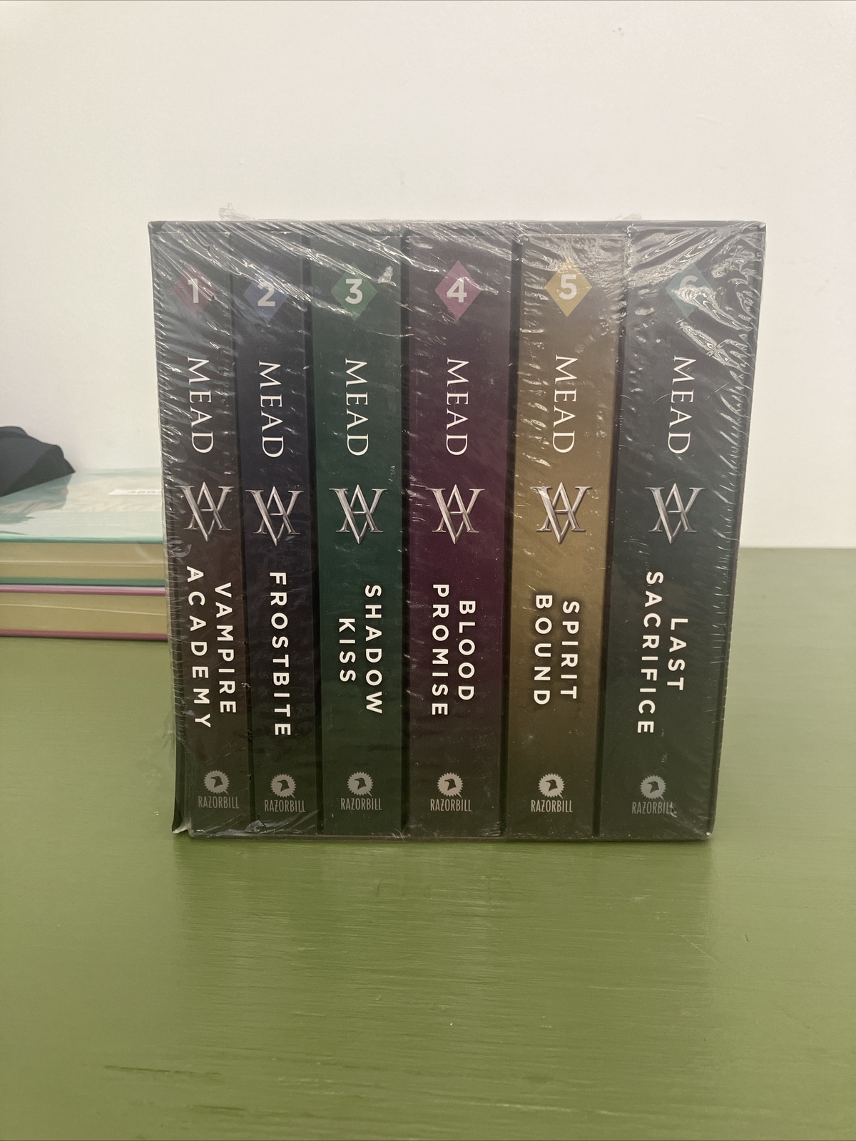 Vampire Academy Ser.: Vampire Academy Box Set 1-6 by Richelle Mead (2013, Trade