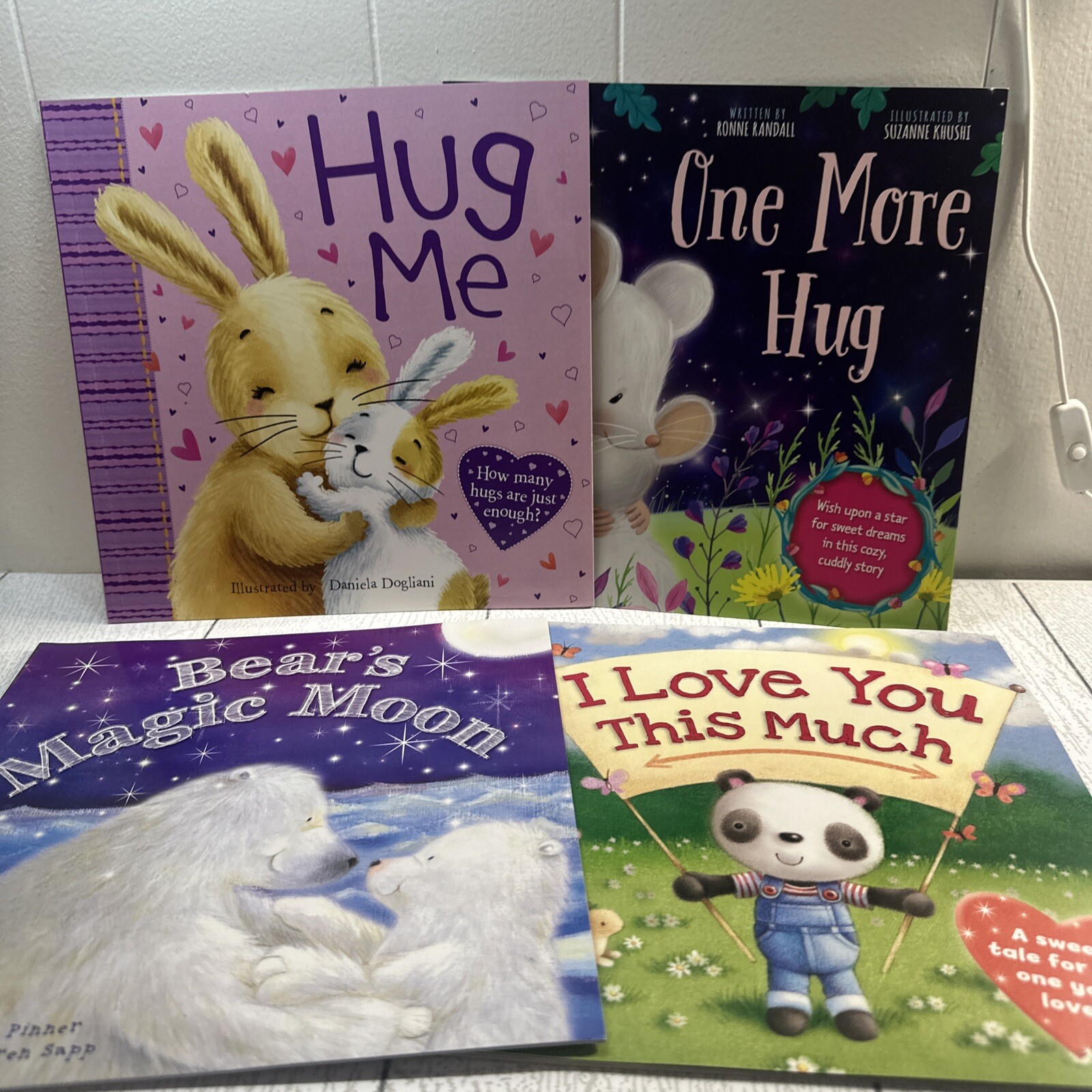Lot 4 Igloo Books Hug Me, One More Hug , Bear’s Magic Moon (+2)