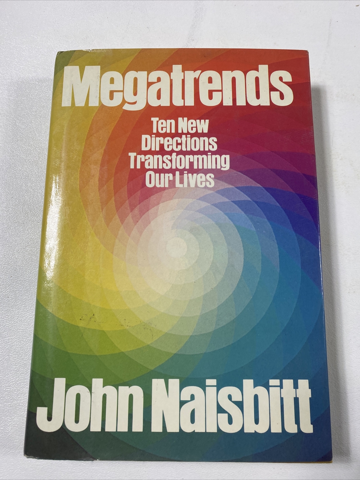 Megatrends – John Naisbitt (Dust Jacket Hardcover, 1982)