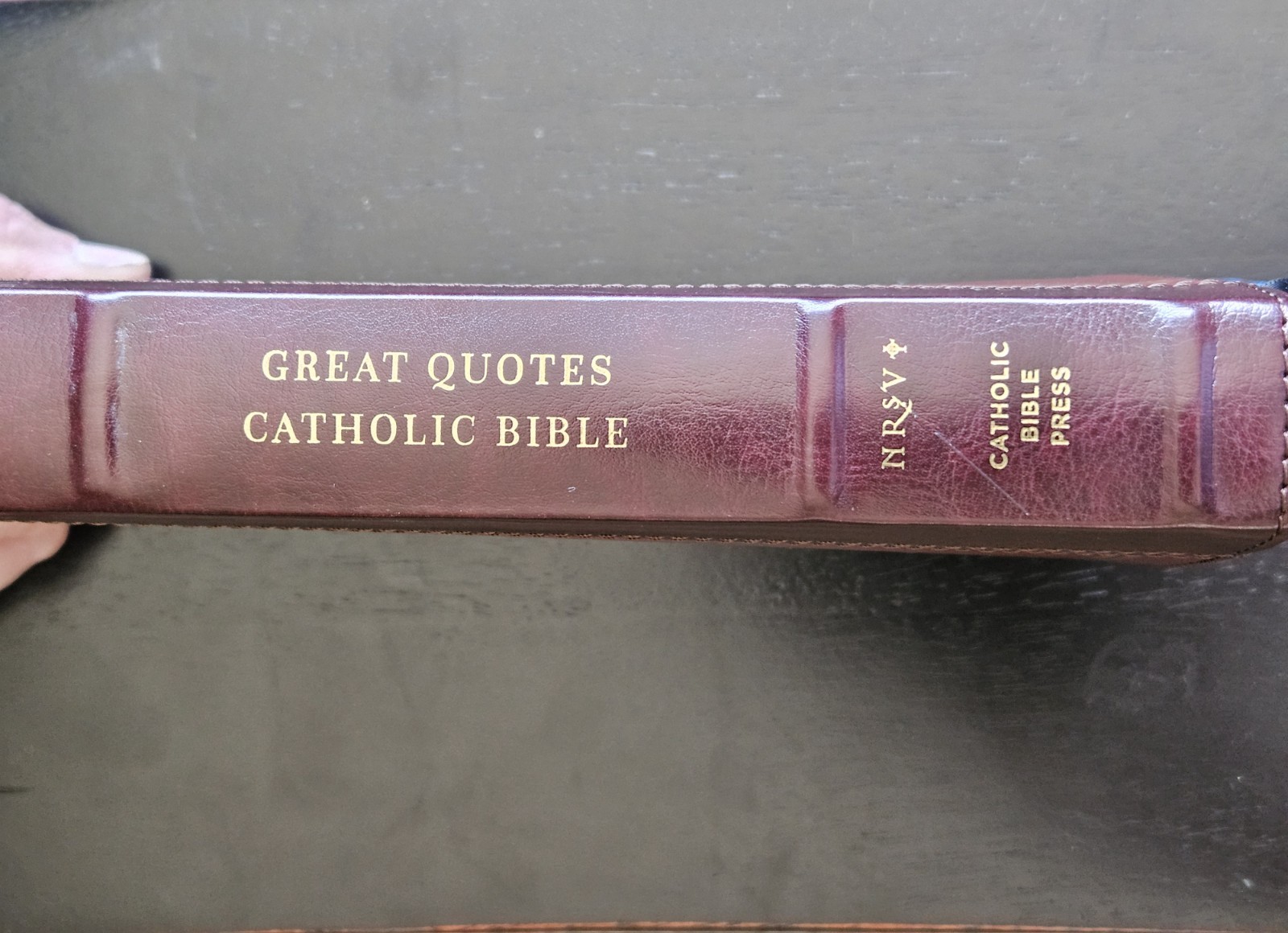 Nrsvce, Great Quotes Catholic Bible, Leathersoft, Burgundy, Comfort Print: Holy