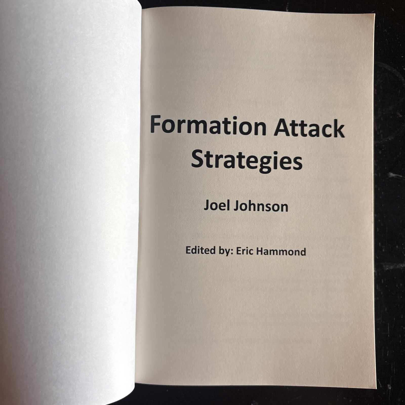 Formation Attack Strategies by Johnson, Joel Paperback (chess strategy 2012)