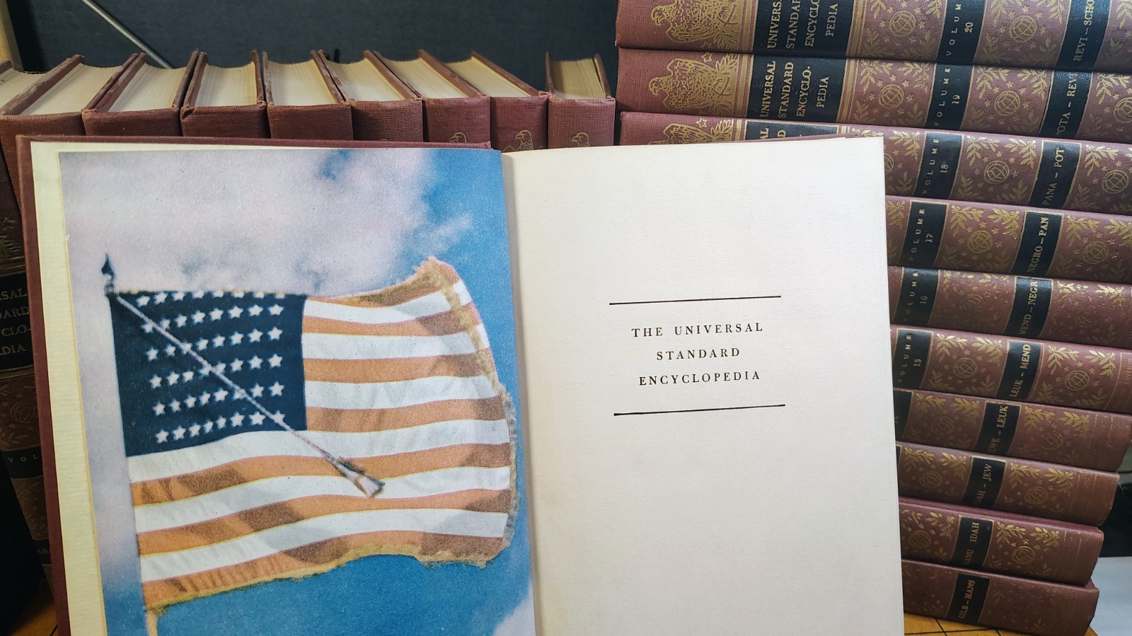 Universal Standard Encyclopedia Complete Set 25 +3 Volumes Illustrated 1954 1955