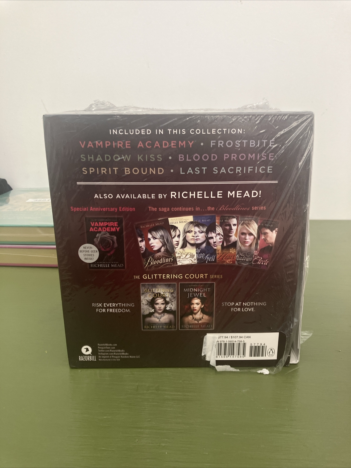 Vampire Academy Ser.: Vampire Academy Box Set 1-6 by Richelle Mead (2013, Trade