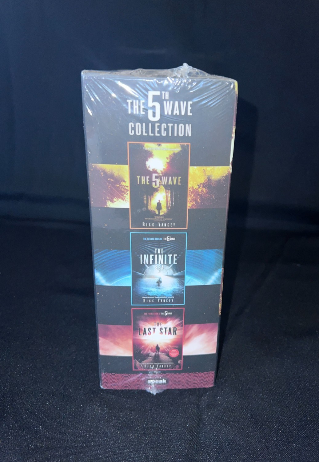 BRAND NEW! The 5th Wave Collection – Books 1-3 By Rick Yancey Paperback Box Set