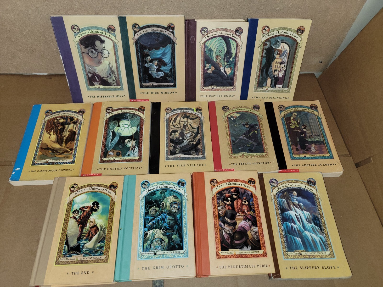 Lot of 8 A Series Of Unfortunate Events Lemony SNICKET Chapter Books RANDOM SET