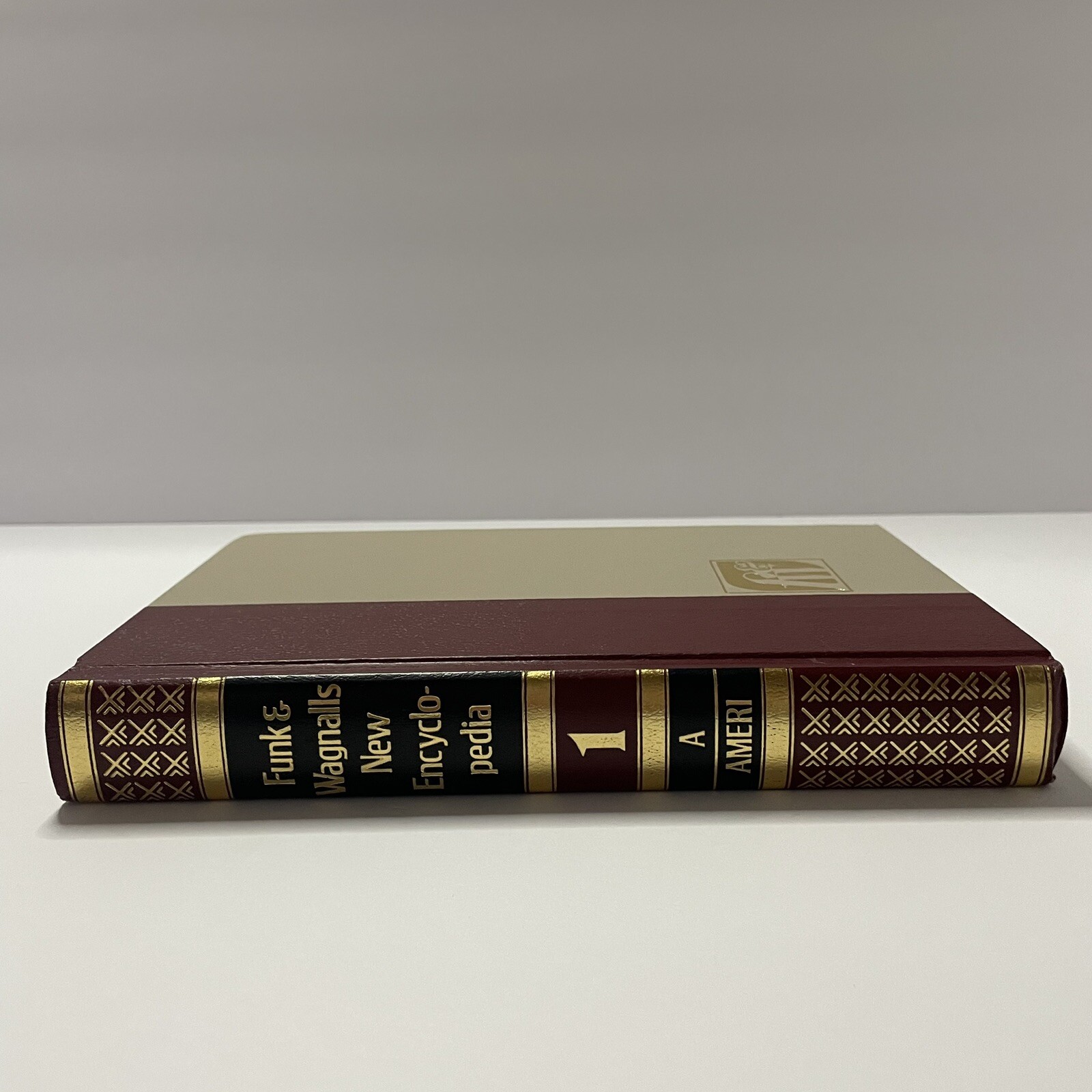 FUNK & WAGNALLS NEW ENCYCLOPEDIA VOLUME 1 HARDCOVER 448 PAGES