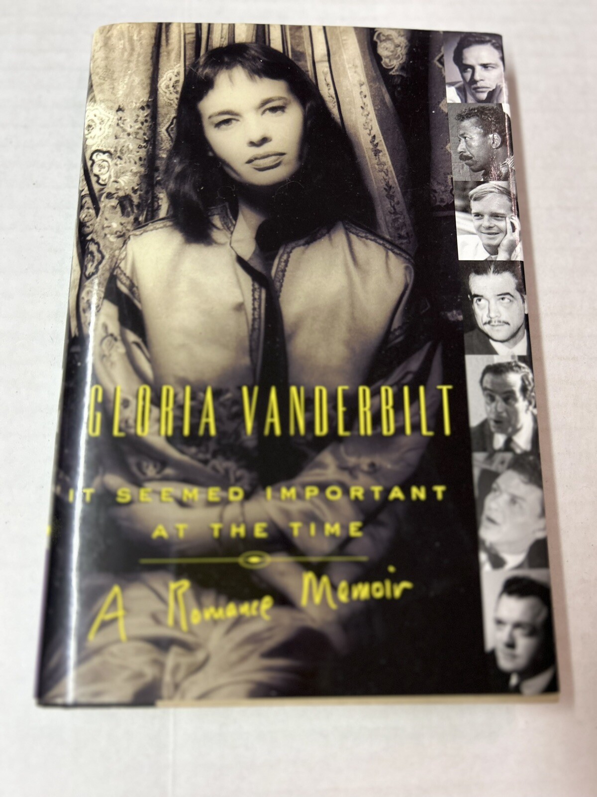 It Seemed Important at the Time: A Romance Memoir by Vanderbilt, Gloria