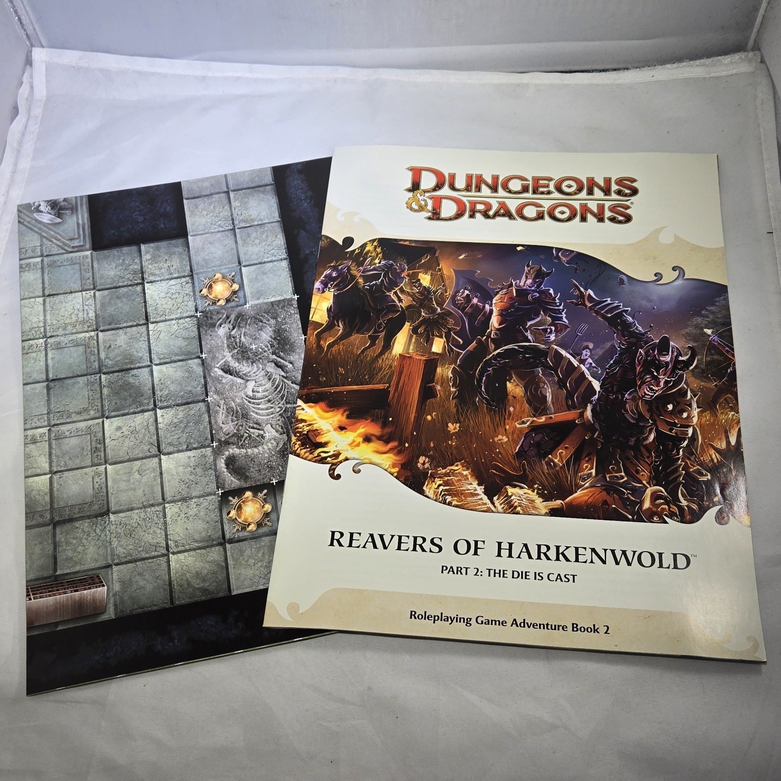 Dungeon Master’s Kit (Dungeons & Dragons Essentials) *Missing Tokens*