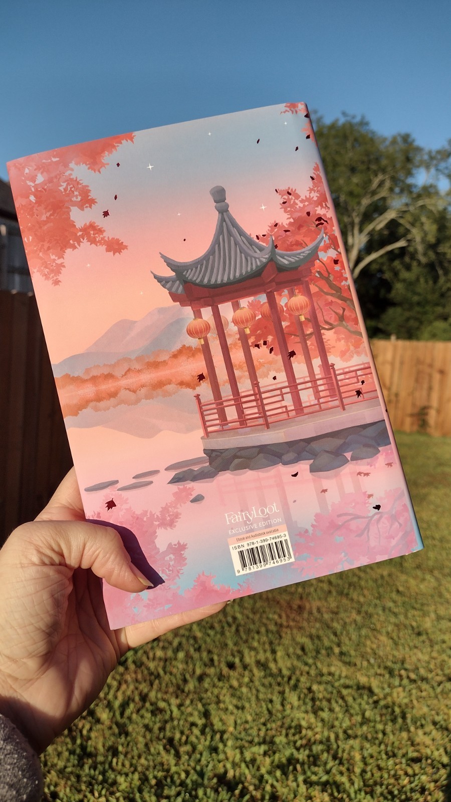 Fairyloot Exclusive 1st Edition Sprayed Edges – Never Ever After by Sue Lynn Tan