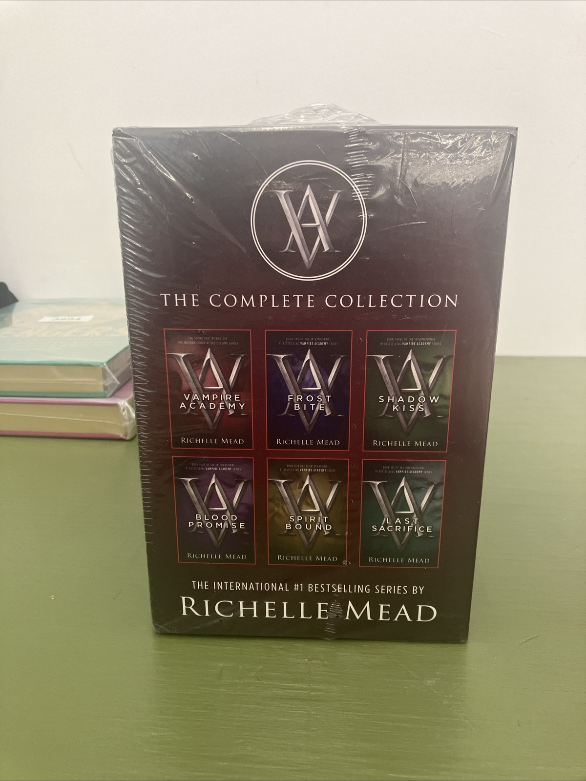 Vampire Academy Ser.: Vampire Academy Box Set 1-6 by Richelle Mead (2013, Trade