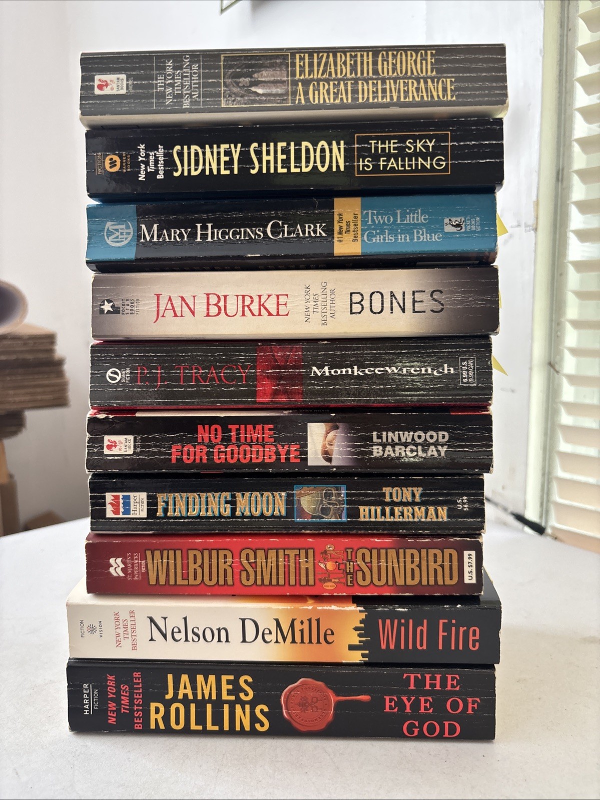 Lot of 10 – Mystery and Thrillers – Mixed Authors – FREE SHIPPING