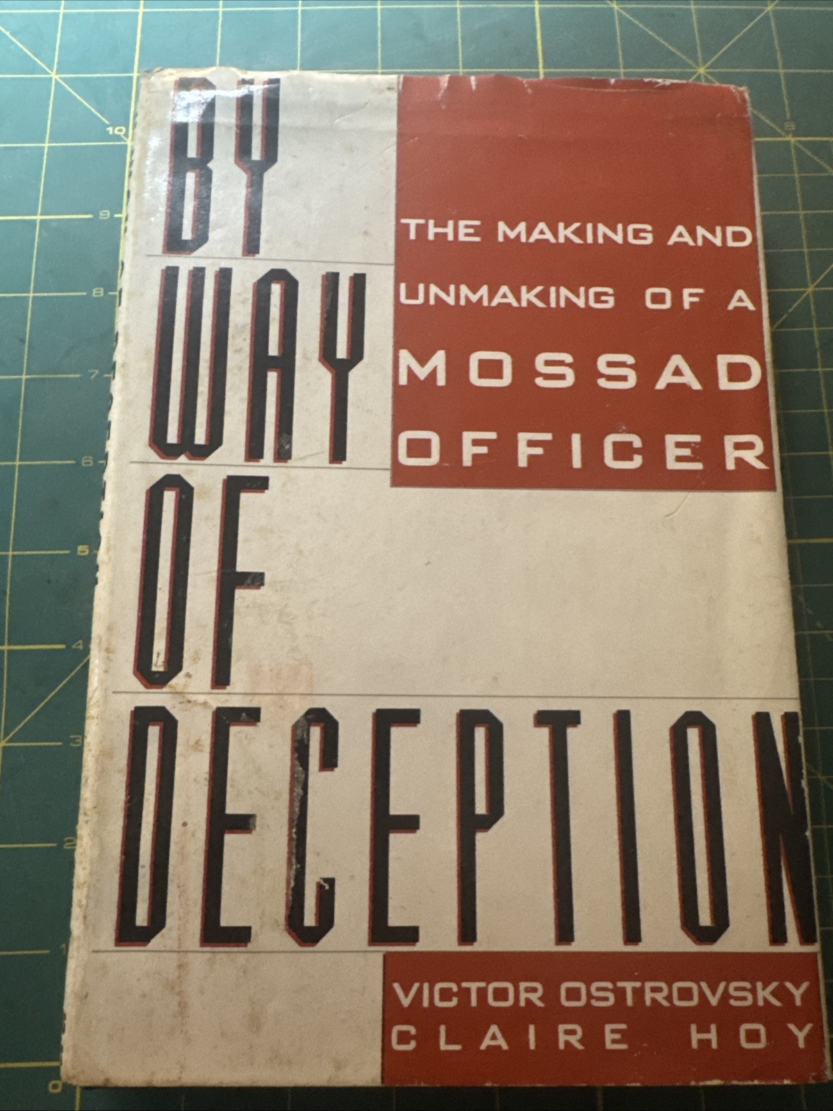 By Way of Deception – Claire Hoy and Victor Ostrovsky 1990 1st Ed 5th Print HCDJ