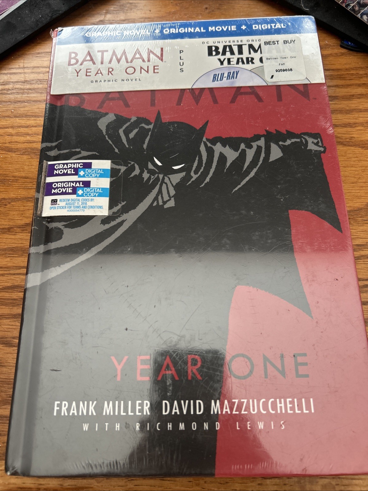Batman: Year One Book & DVD Set Brand New Factory Sealed With Blu Ray!