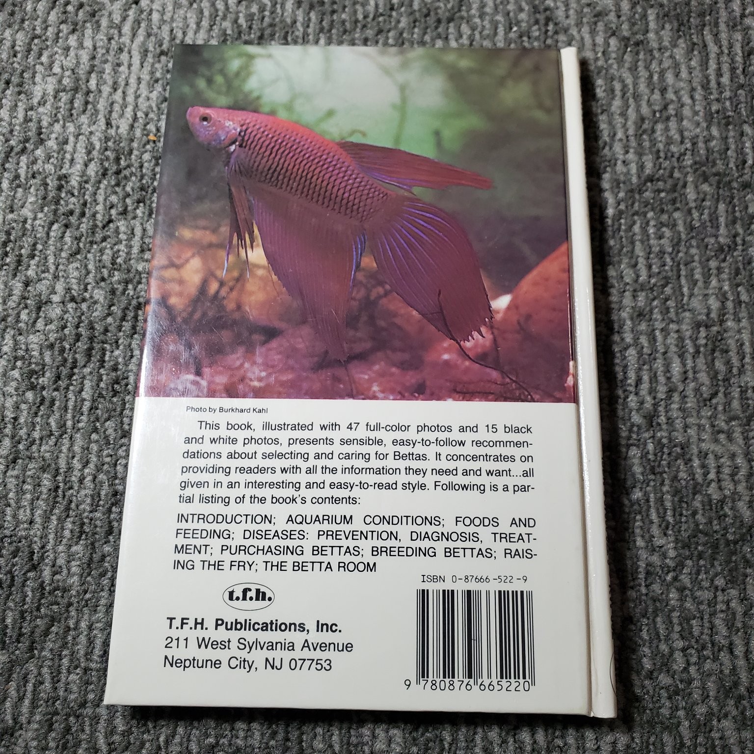 Bettas Marshall E. Ostrow 1983 Edition Illustrated Fishkeeping Guide TFH
