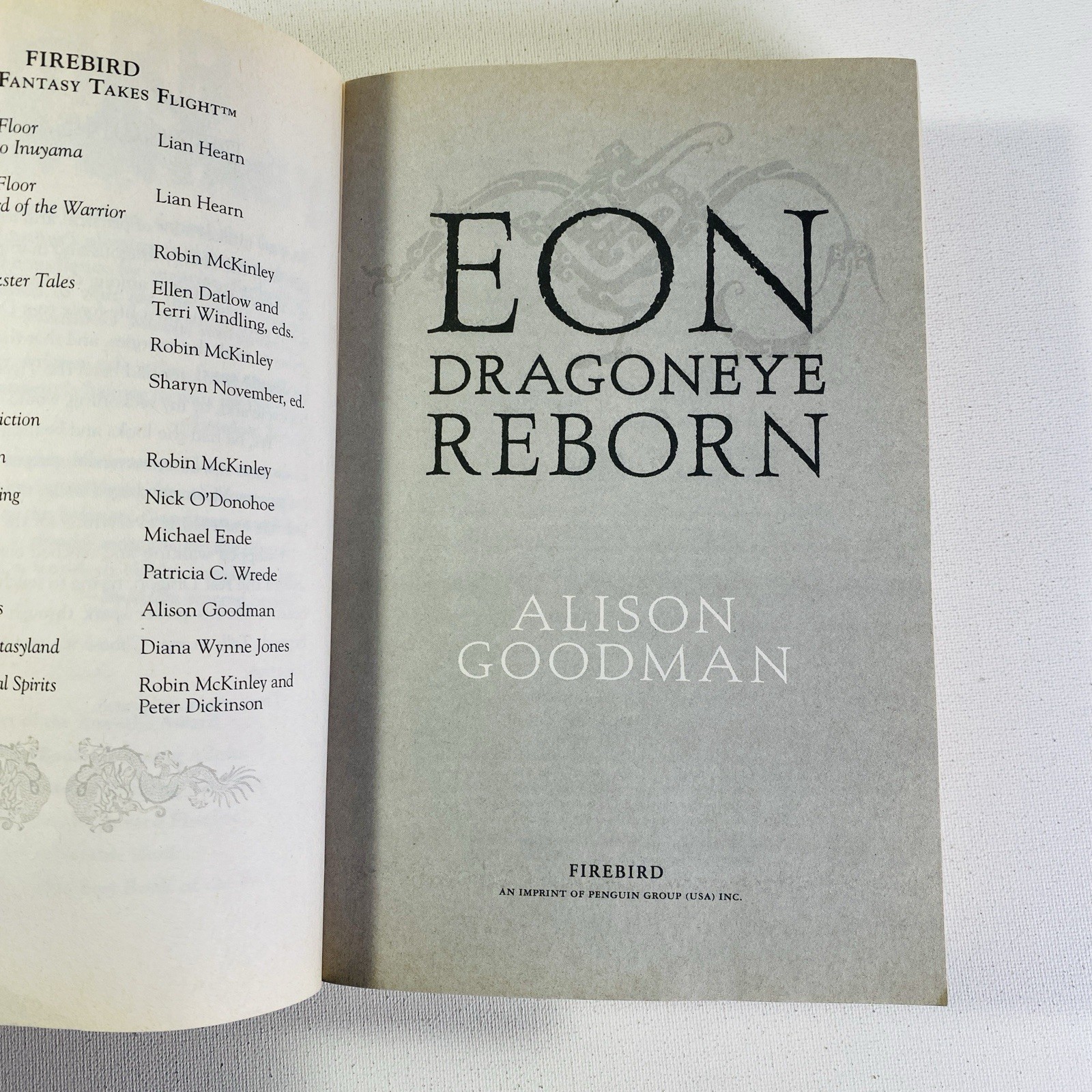 Eon by Alison Goodman (2010, Trade Paperback)