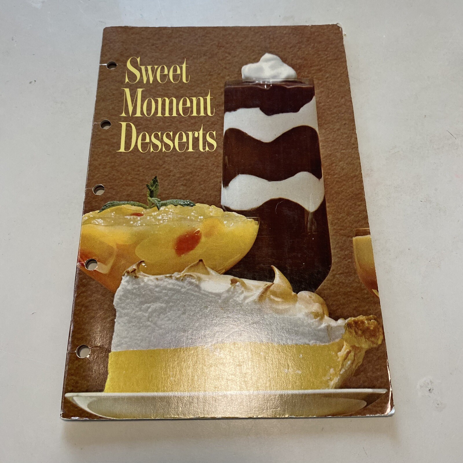 Jell-O Sweet Moment Desserts Recipe Booklet 1965 Softcover 44 Pages VG