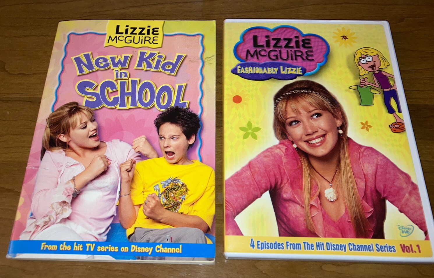 Lizzie McGuire: New Kid in School – Book #6 – Paperback + Disney Channel DVD Set