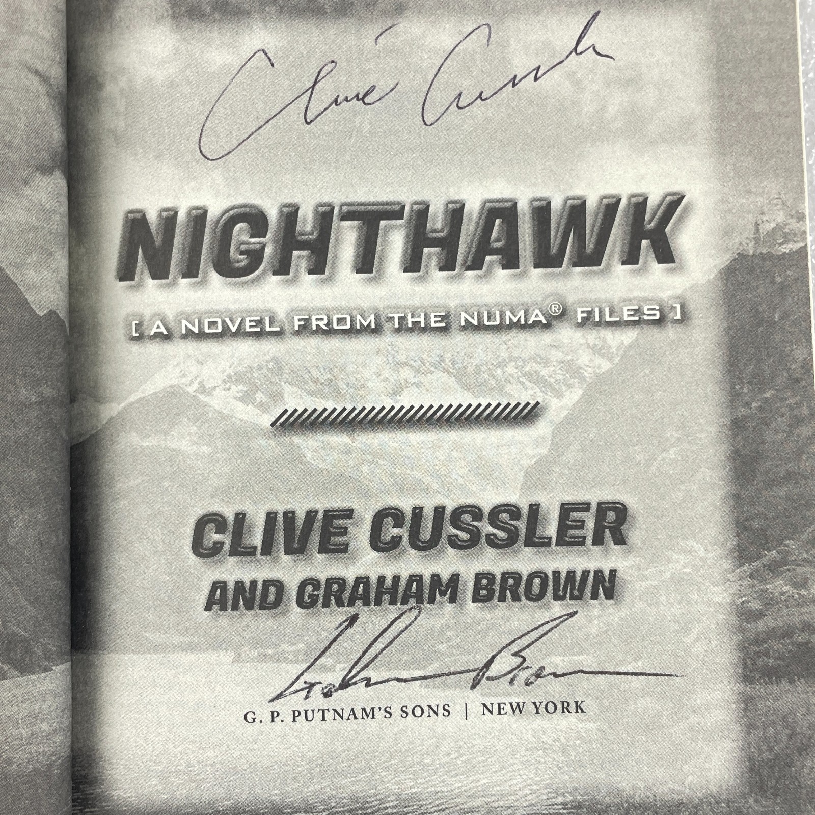 Nighthawk by Clive Cussler SIGNED 1st Edition – Putnam 2017