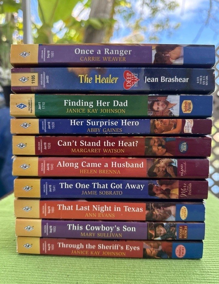 Lot of 10 Harlequin ‘Super Romance’ Paperbacks.