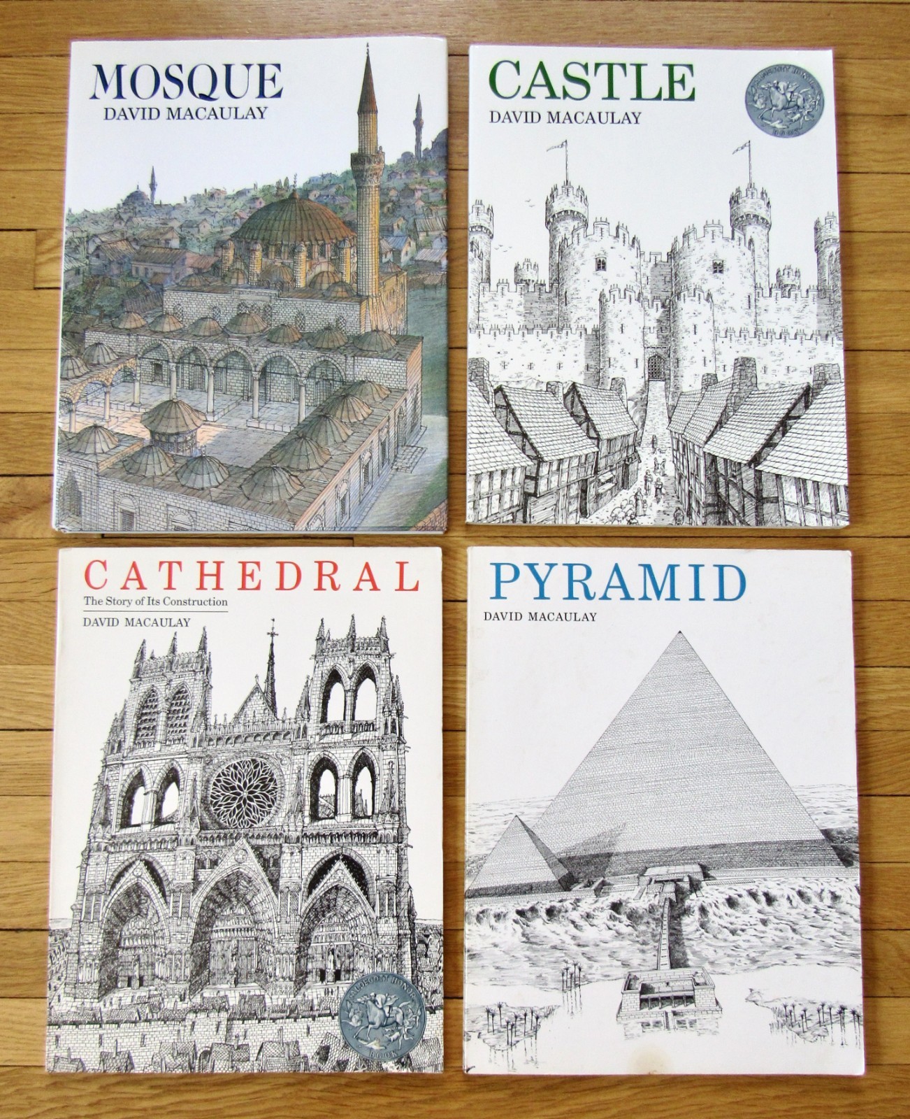 Lot 4 DAVID MACAULAY Books Castle Cathedral Pyramid Mosque PB/HB VGC L2