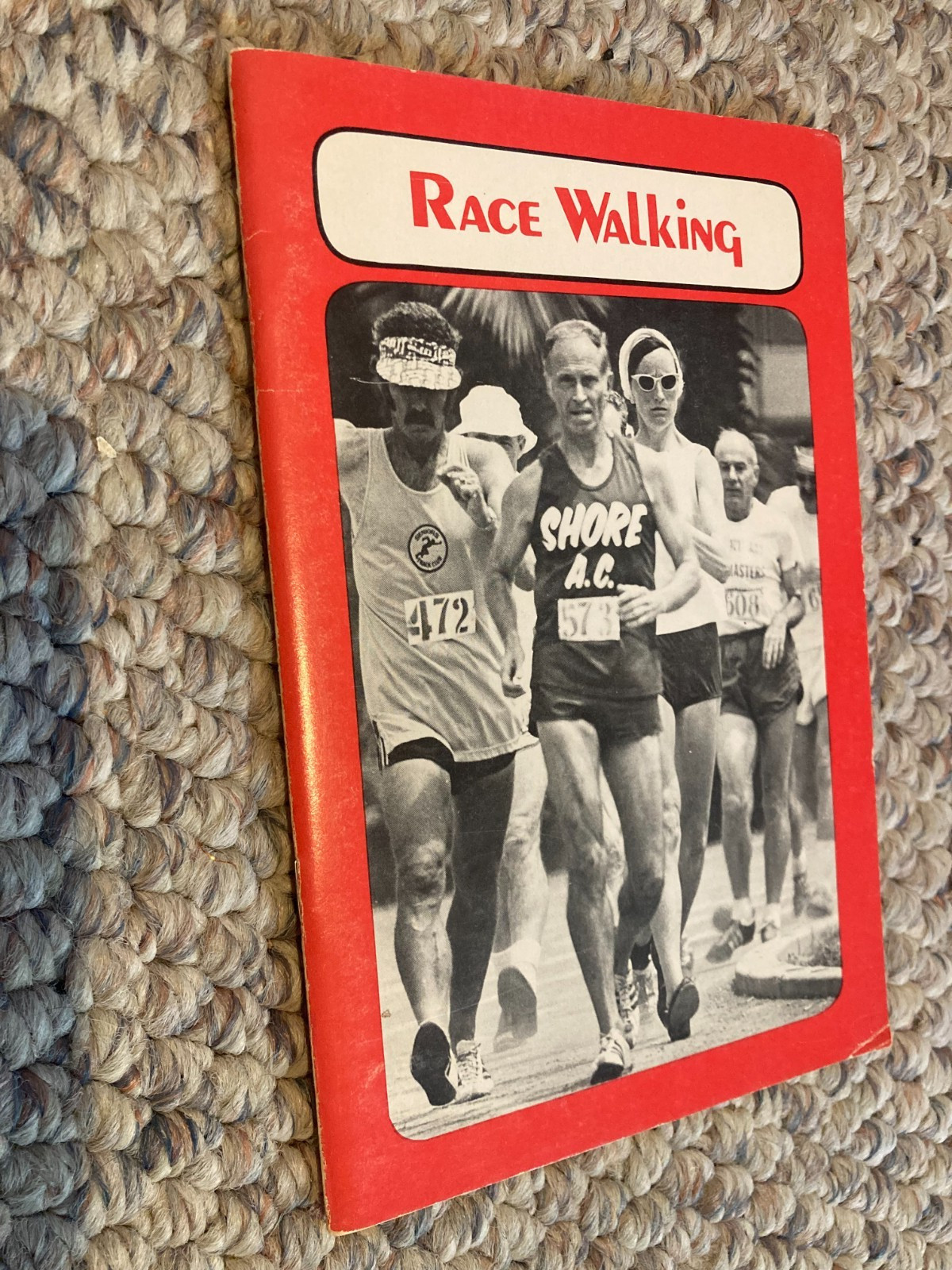 RARE – RACE WALKING by Runner’s World Editors 1975 – SHIP FAST – BOOKLET # 43