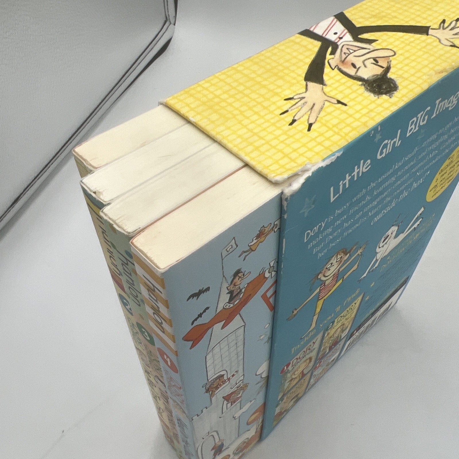 Dory Fantasmagory: Outside the Box by Abby Hanlon (2019, Box or Slipcased /…