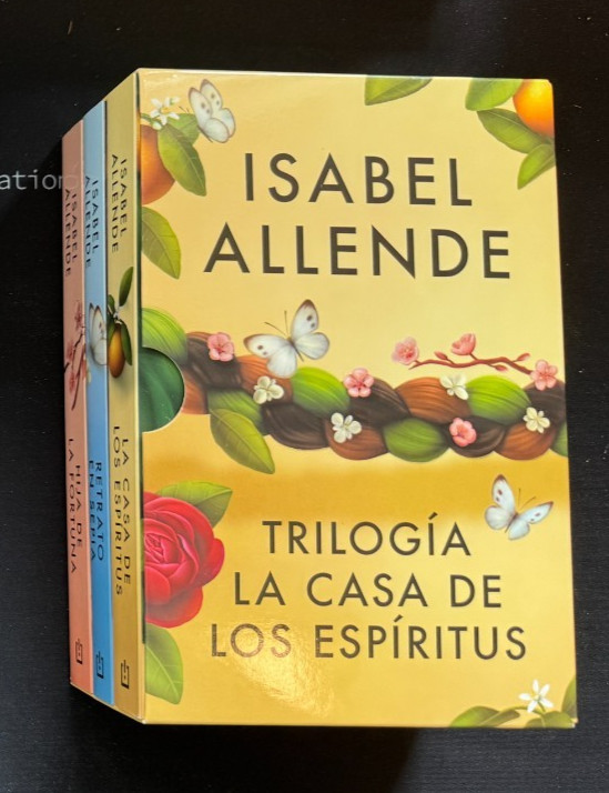 Estuche Trilogía La Casa de Los Espíritus: Paperbacks NEW