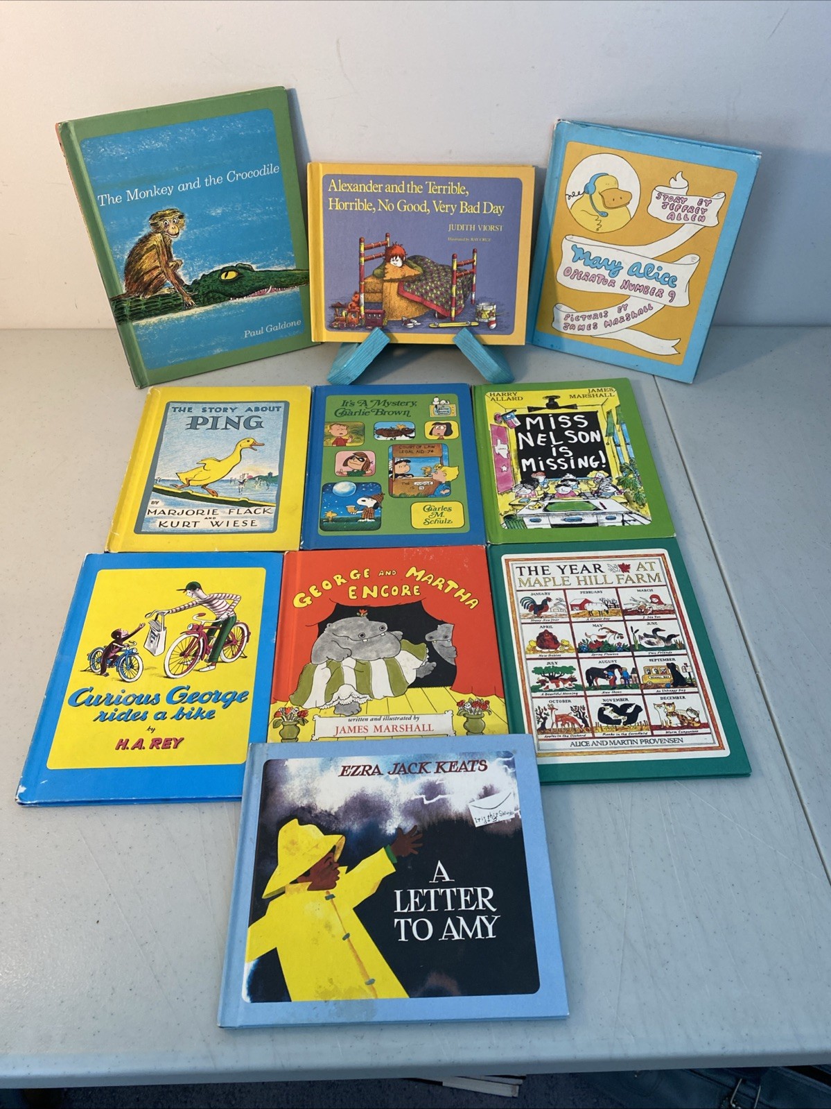 Lot of 10 vintage Children’s Choice Book Club hardcovers, rainbow spine