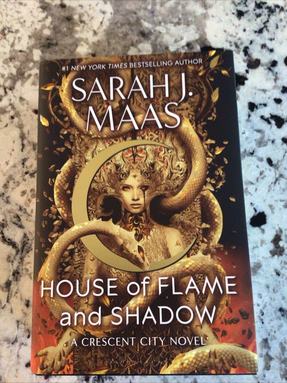 Sarah J. Maas. House of Flame and Shadow. Bloomsbury, 2024. HC 2th printing.