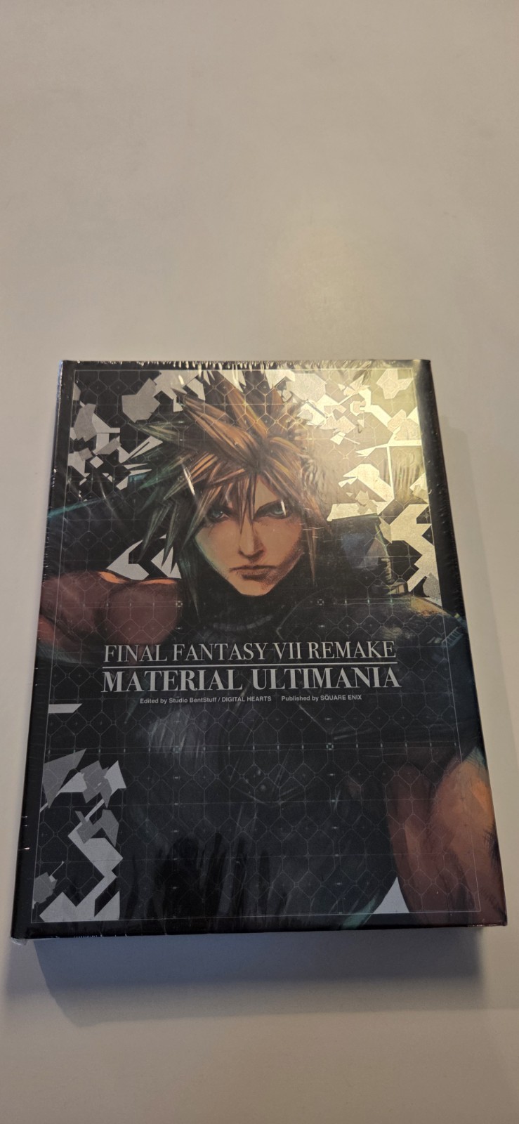 Final Fantasy VII Remake Material Ultimania ENGLISH Hardcover Art Works Book FF7